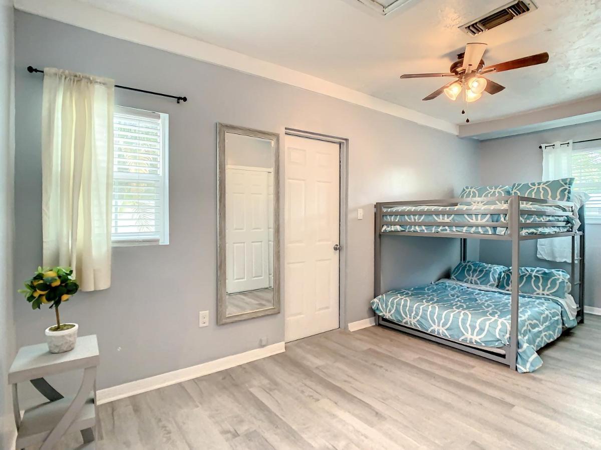 Crown Jewel Of Clearwater Ii, Pool, Near Beach, On Pinellas Trail Holiday home Largo