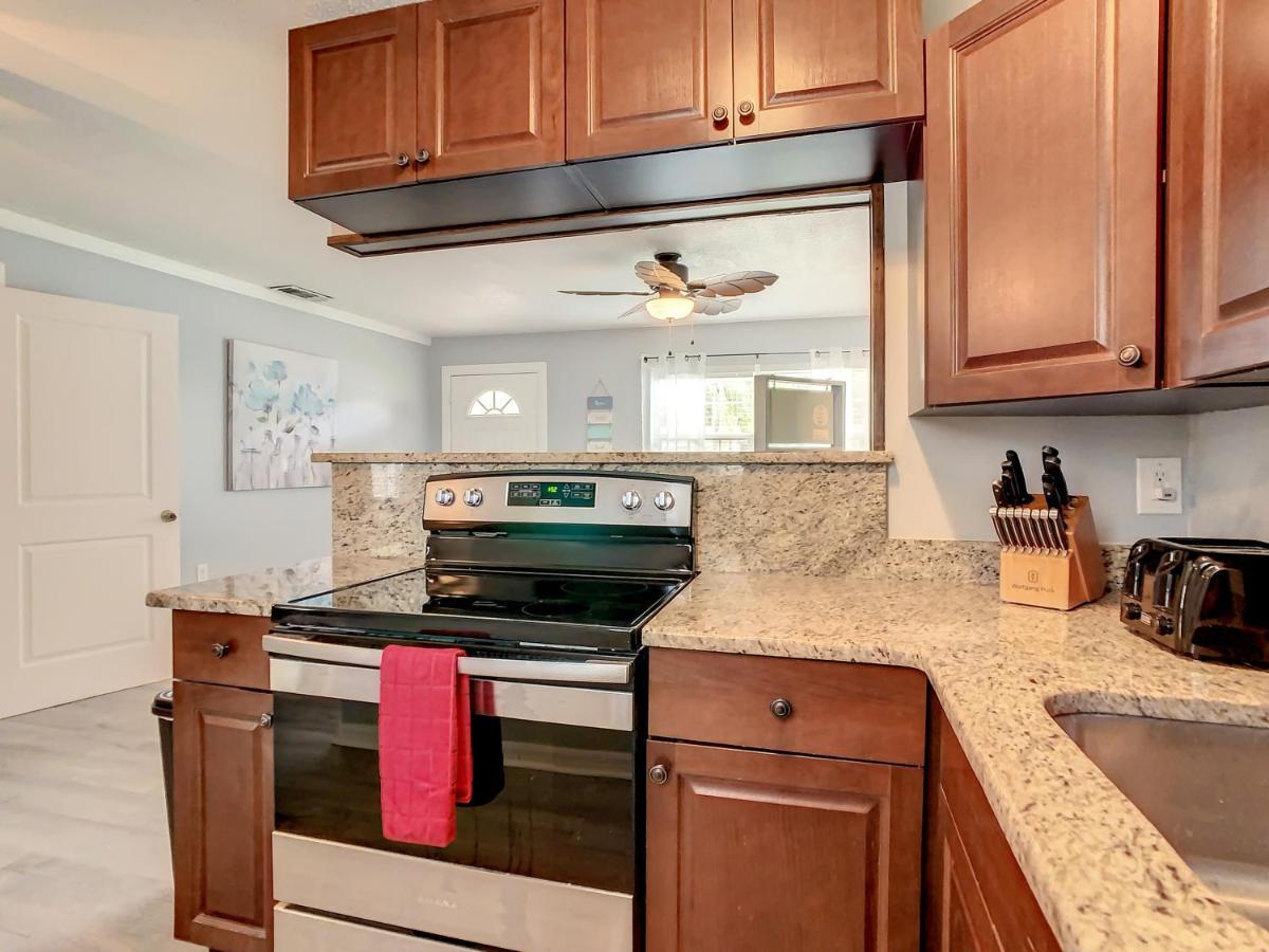 Crown Jewel Of Clearwater Ii, Pool, Near Beach, On Pinellas Trail Holiday home Largo