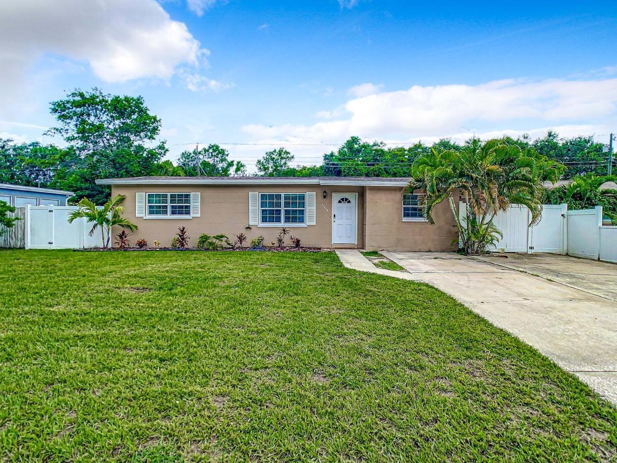 Holiday home Crown Jewel Of Clearwater Ii, Pool, Near Beach, On Pinellas Trail Largo