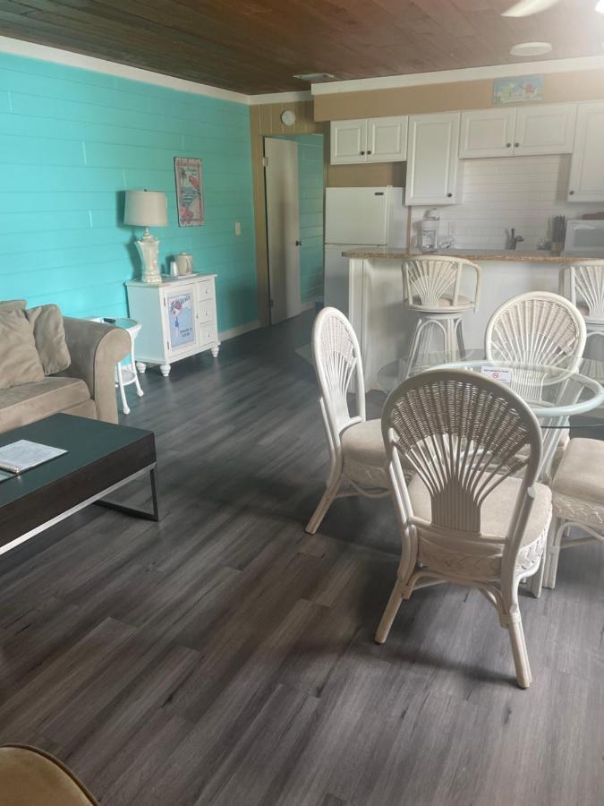 Hideaway Village Motel