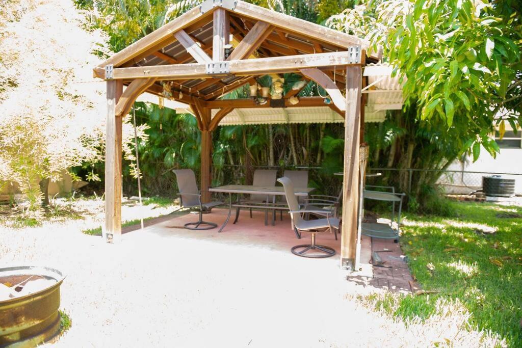 Charming Vacation In Port St Lucie. Holiday home