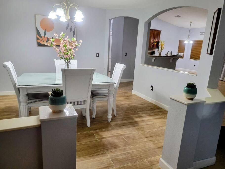 Charming Vacation In Port St Lucie. Holiday home
