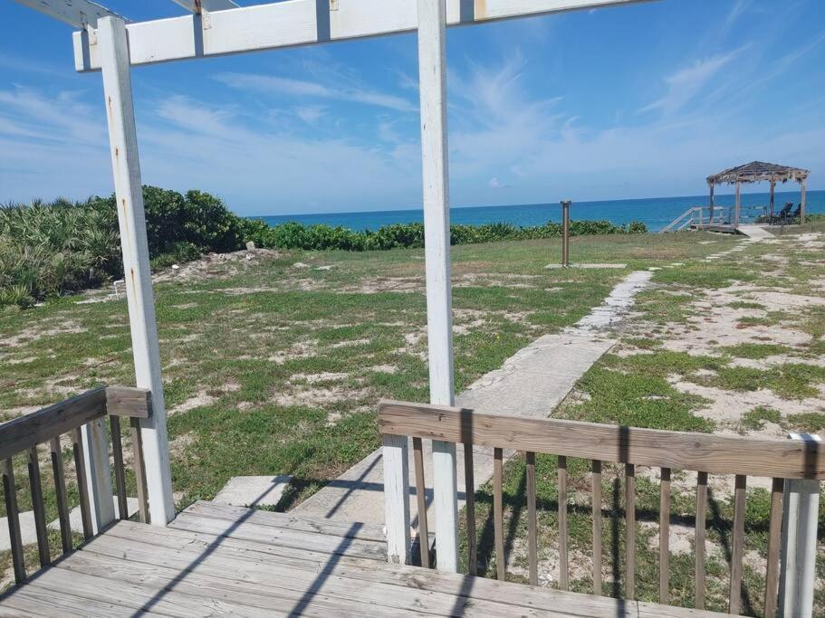Melbourne Ocean Front House On 1.2 Acres Holiday home Melbourne Beach