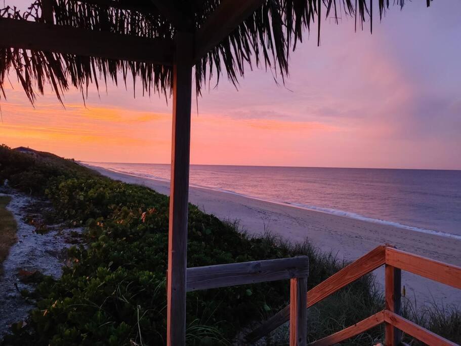Melbourne Ocean Front House On 1.2 Acres *