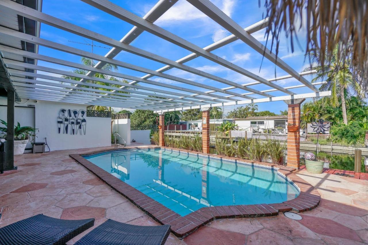 Holiday home Crush's Waterfront Oasis With Private Pool *