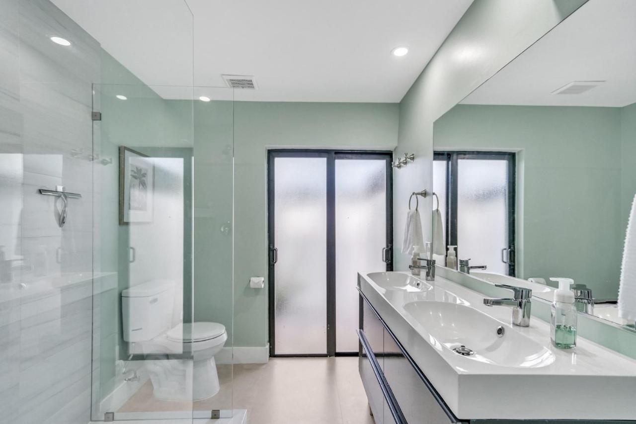 Crush's Waterfront Oasis With Private Pool Holiday home Fort Lauderdale