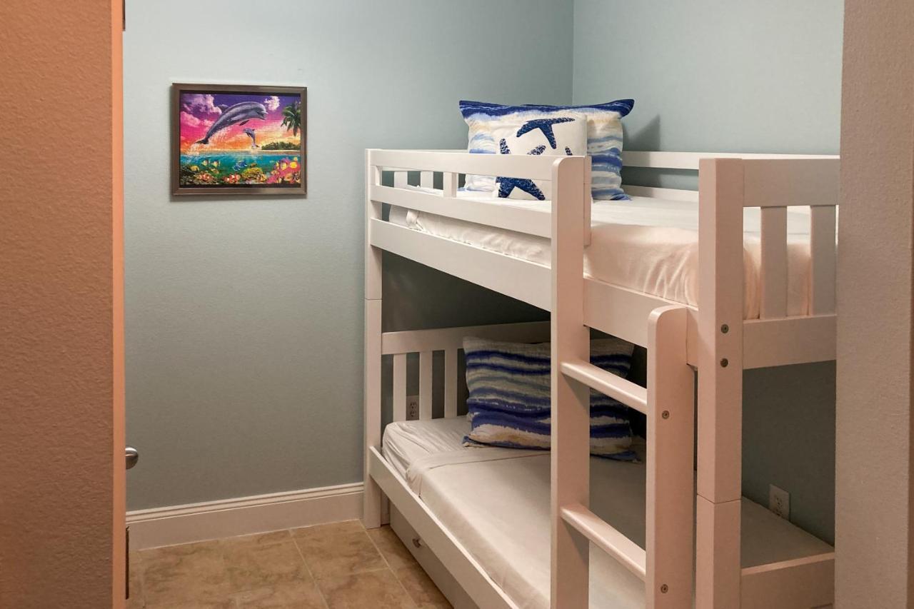 Laketown Wharf 136 Apartment