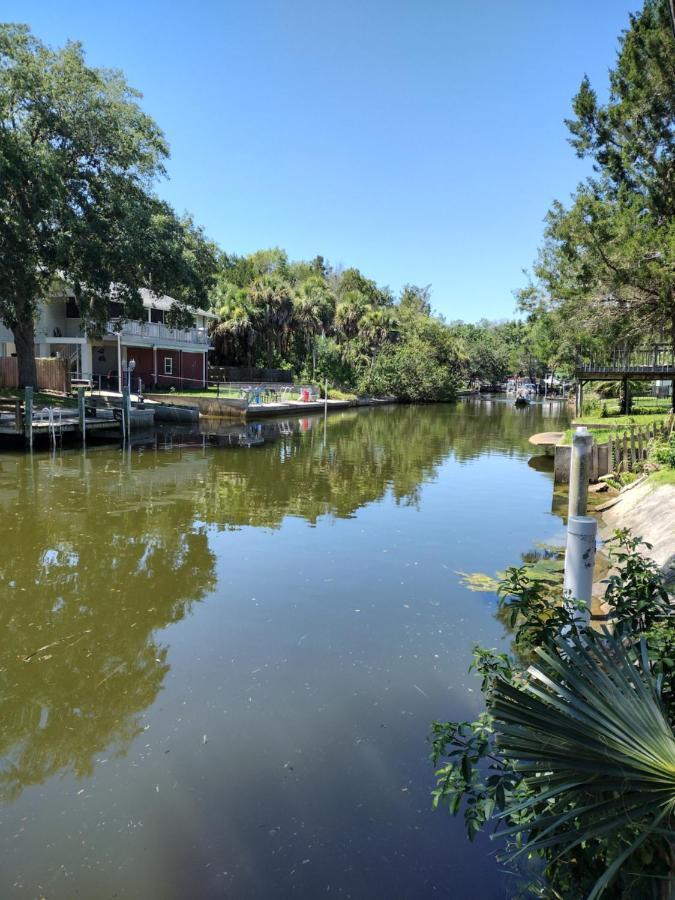 Holiday home Cozy Vintage Waterfront With Fireplace And Kayaks