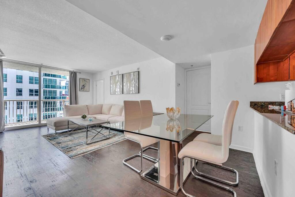 Apartment Elegant 2 Bdr 2 Bath• Brickell • Ocean View *