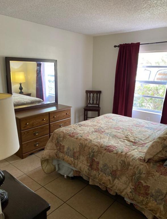 Close To Everything Apartment Palm Bay
