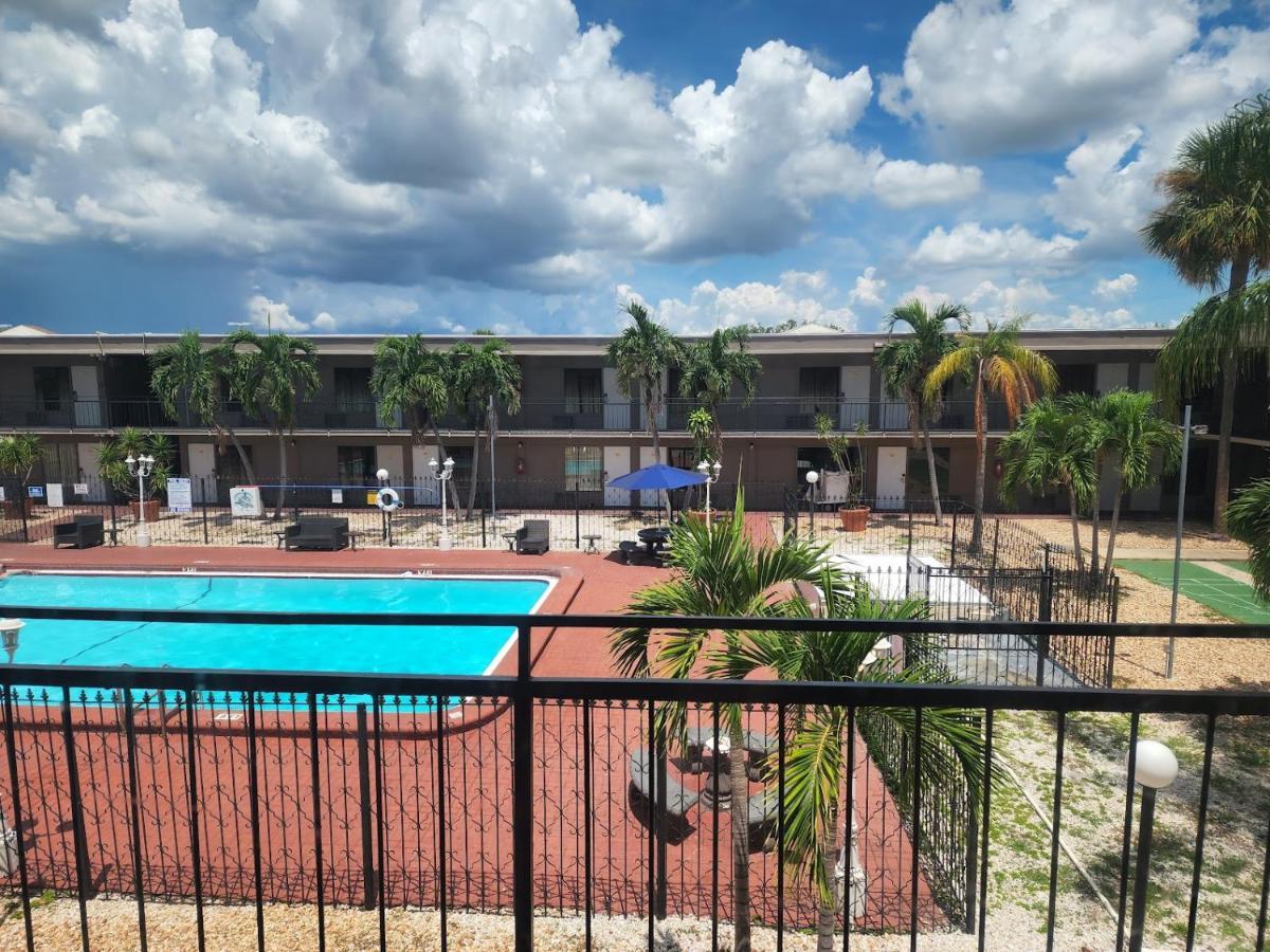 Days By Wyndham St. Petersburg / Tampa Bay Area 3* Pinellas Park