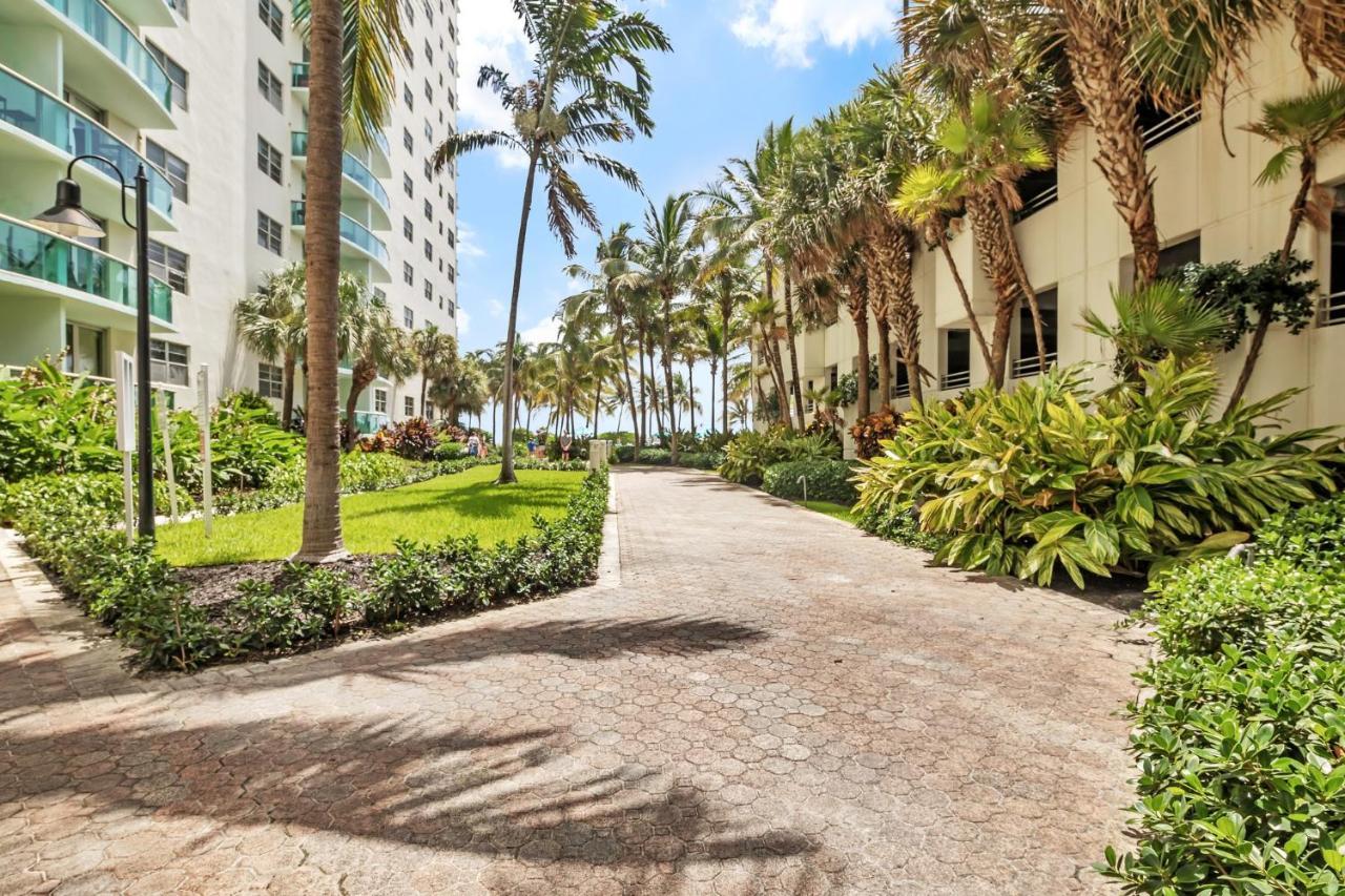 2 Bedrooms 2 Full Bathrooms Apt. On The