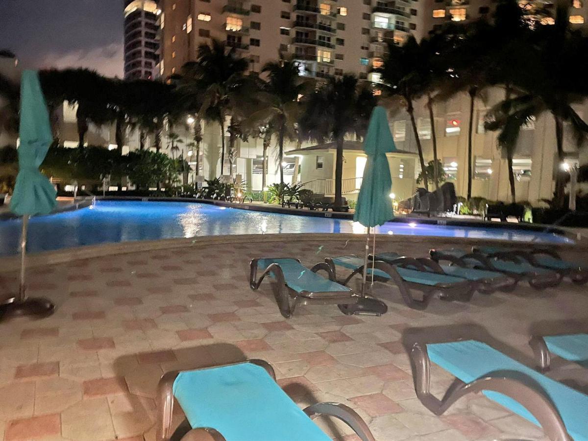 2 Bedrooms 2 Full Bathrooms Apt. On The Apartment *