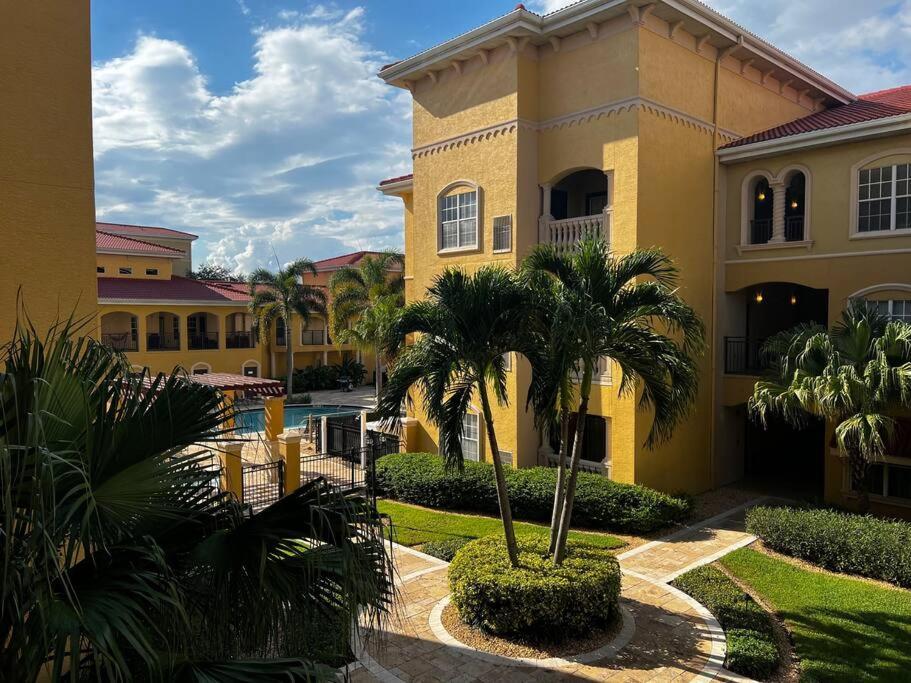 Luxurious By The Water Apartment Tampa