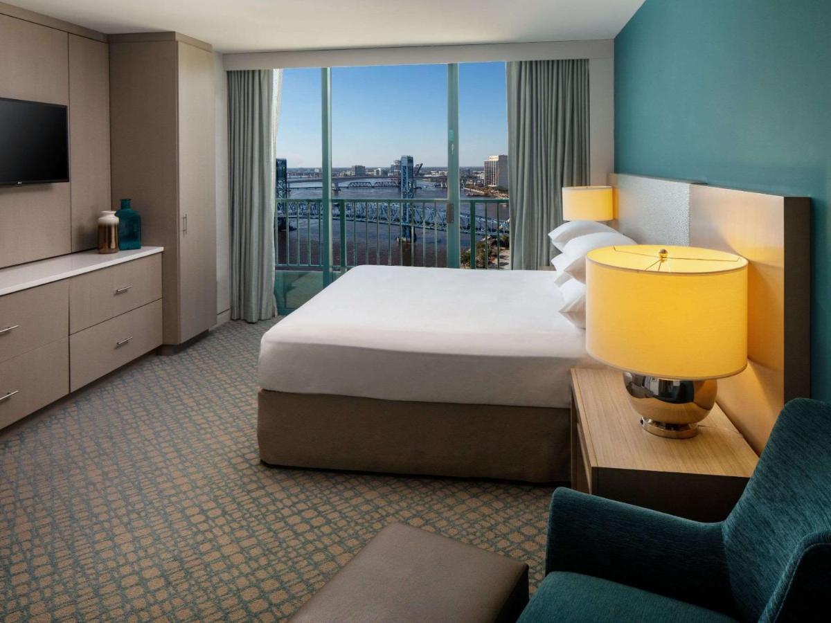 Hyatt Regency Riverfront 3*