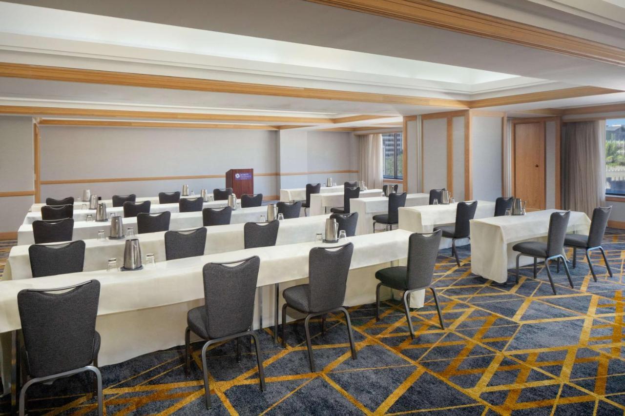 Hyatt Regency Riverfront 3*