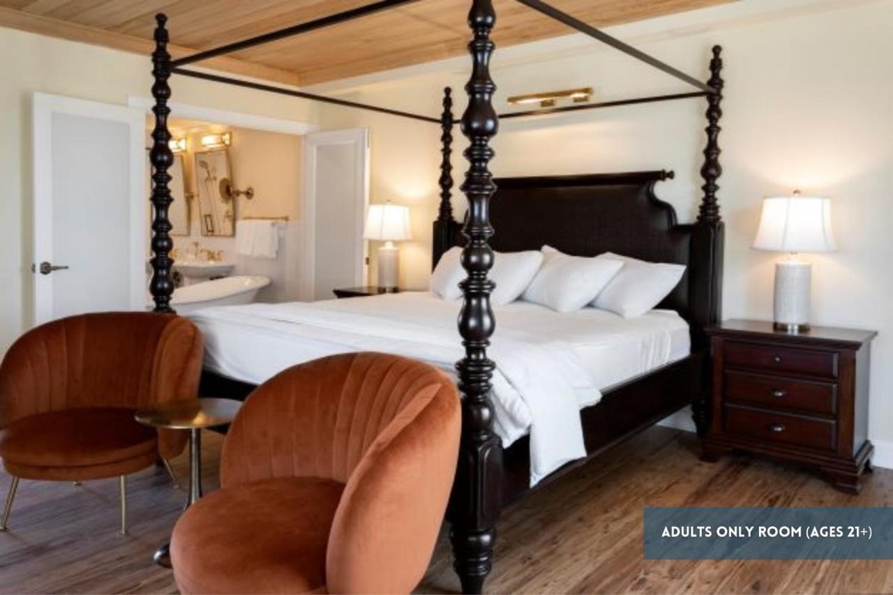 Hotel Grassy Flats & Club 3*