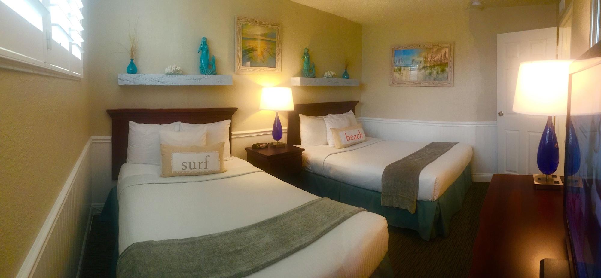 Hotel Thunderbird Treasure Island