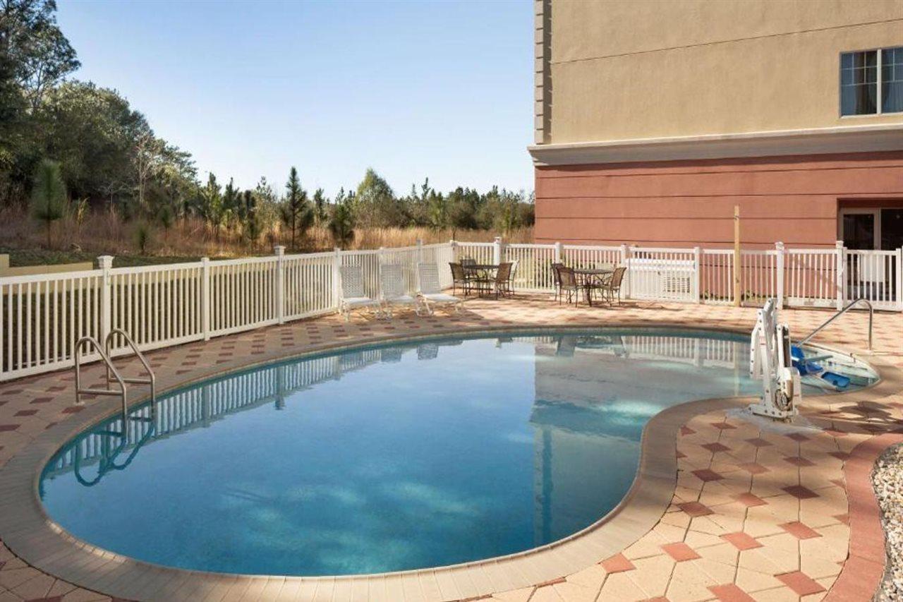 Country & By Radisson, Crestview, Fl Hotel
