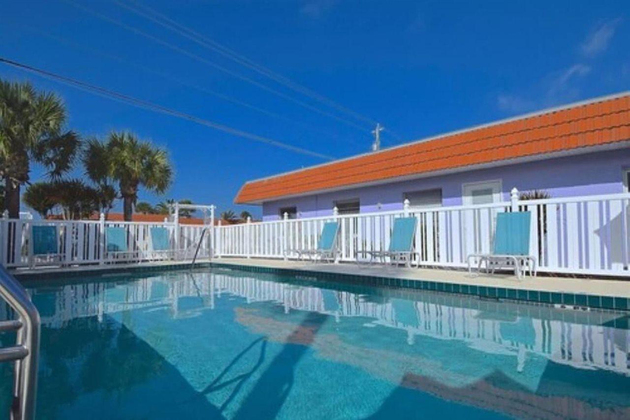 A Retreat On Casey Key Aparthotel