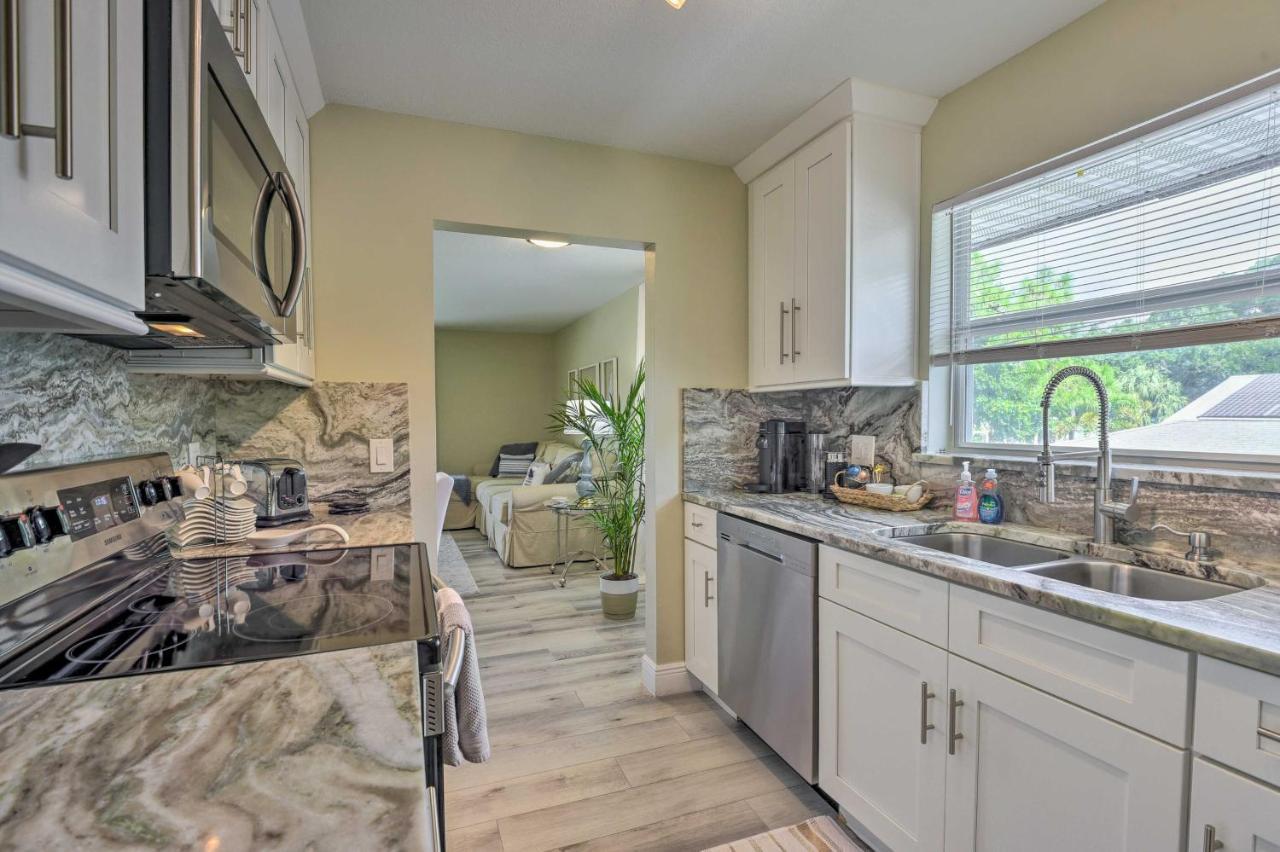 Cozy Retreat - 3 Blocks To The Coast! *