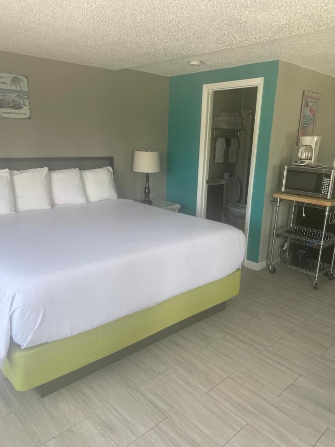 Hideaway Village Motel