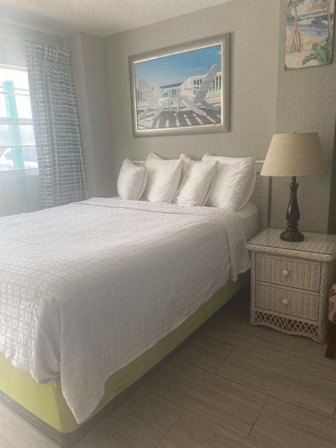 Hideaway Village Motel