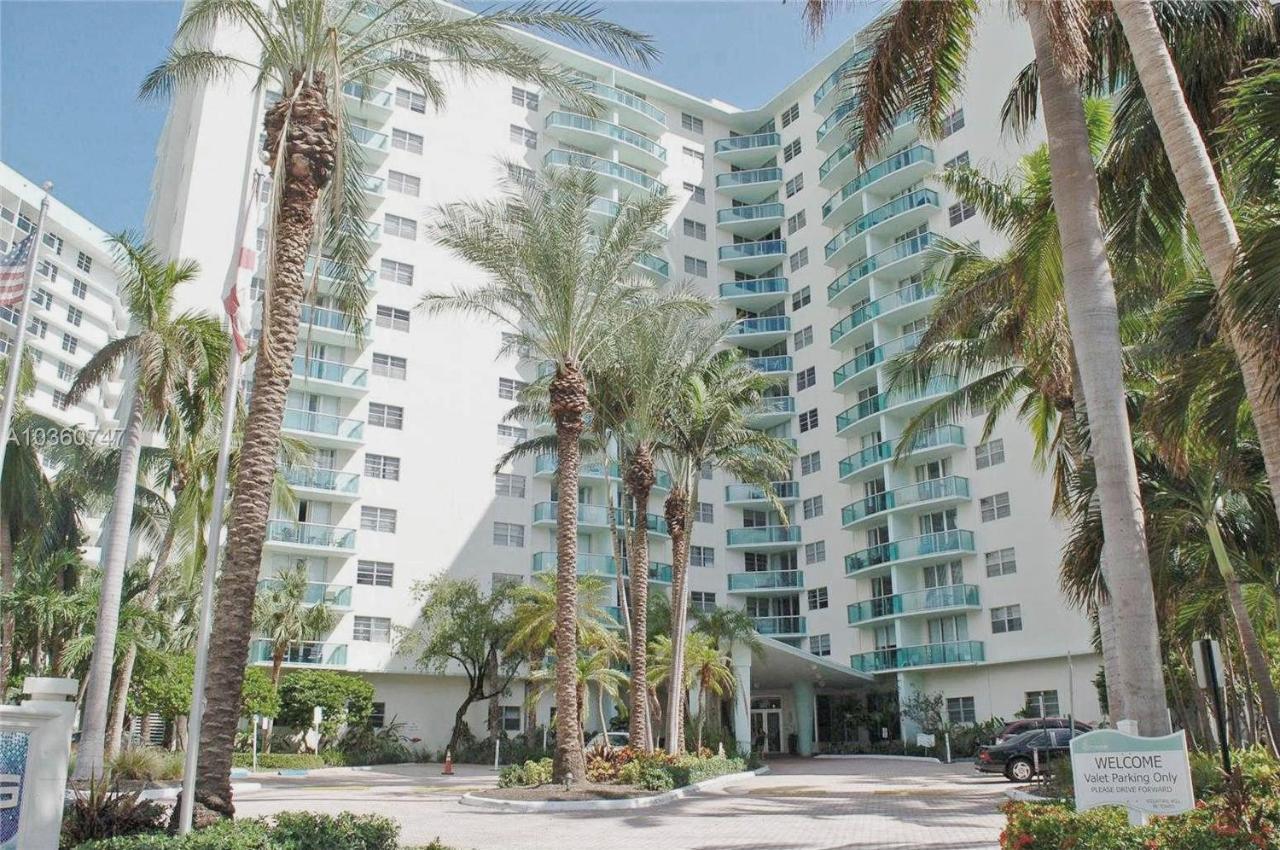 The Tides 1bedroom 4th Floor We Are On The Beach! * Hollywood