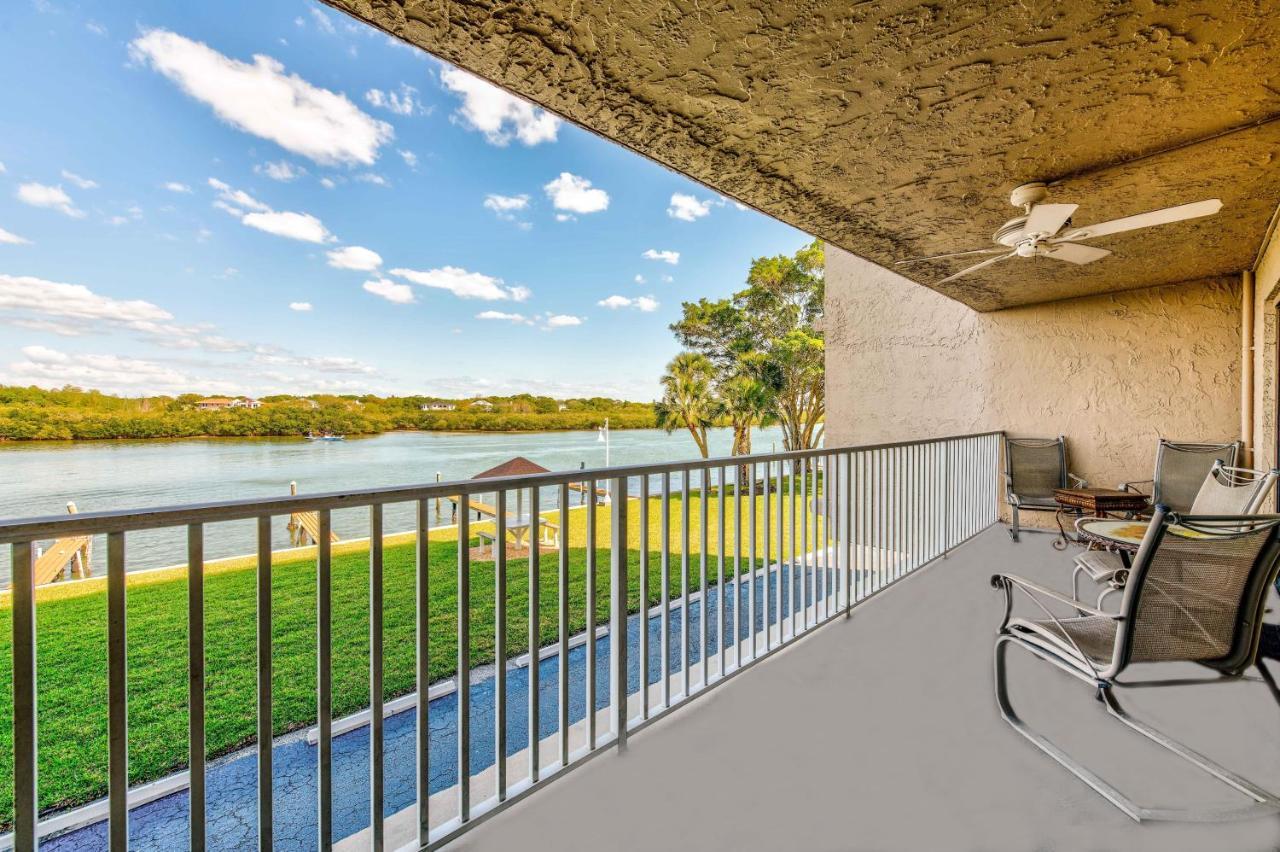 Bayshore Yacht & Tennis 216 *