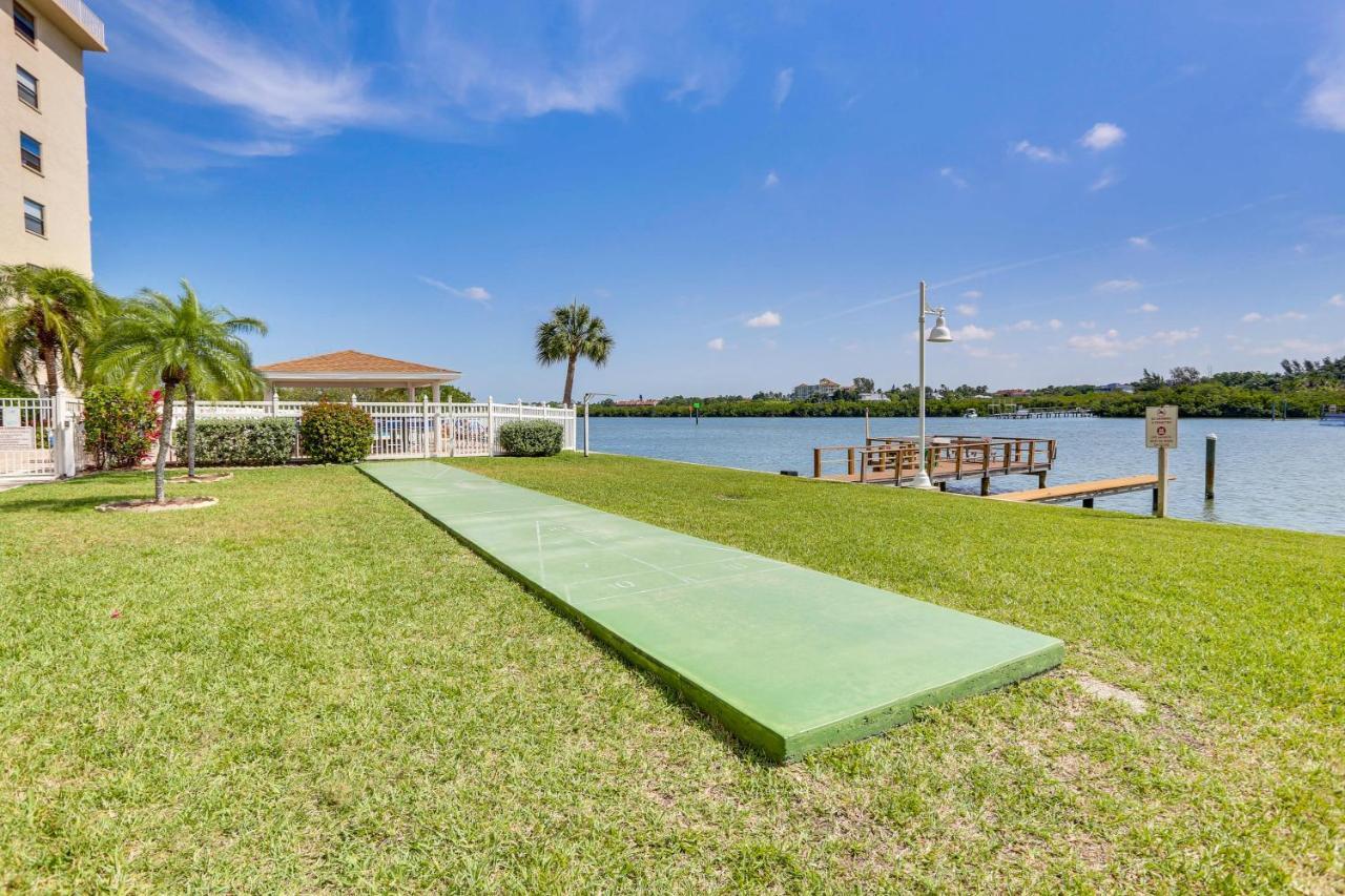 Bayshore Yacht & Tennis 216 *