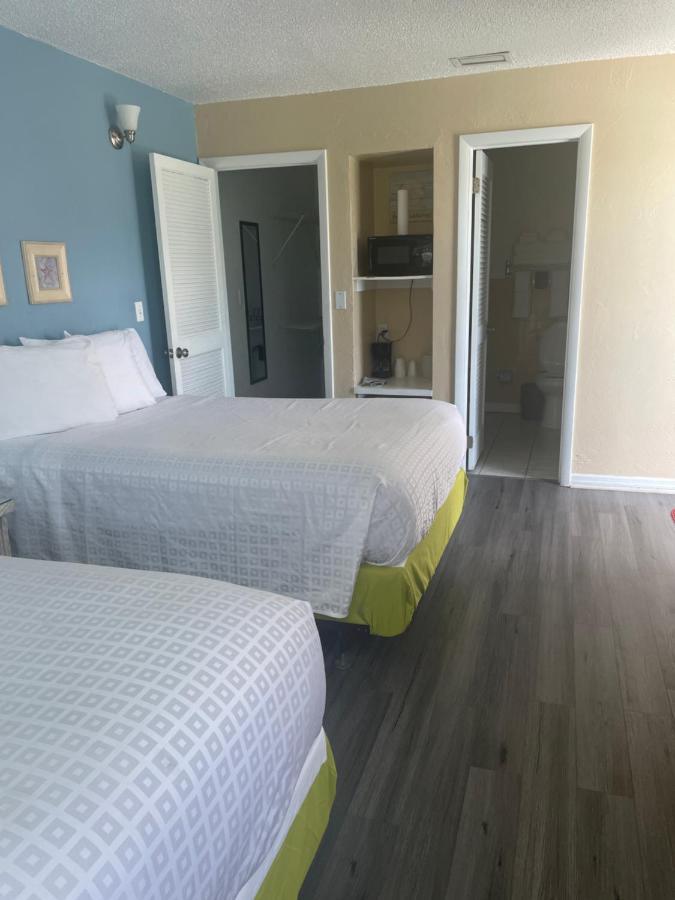 Hideaway Village Motel 2*