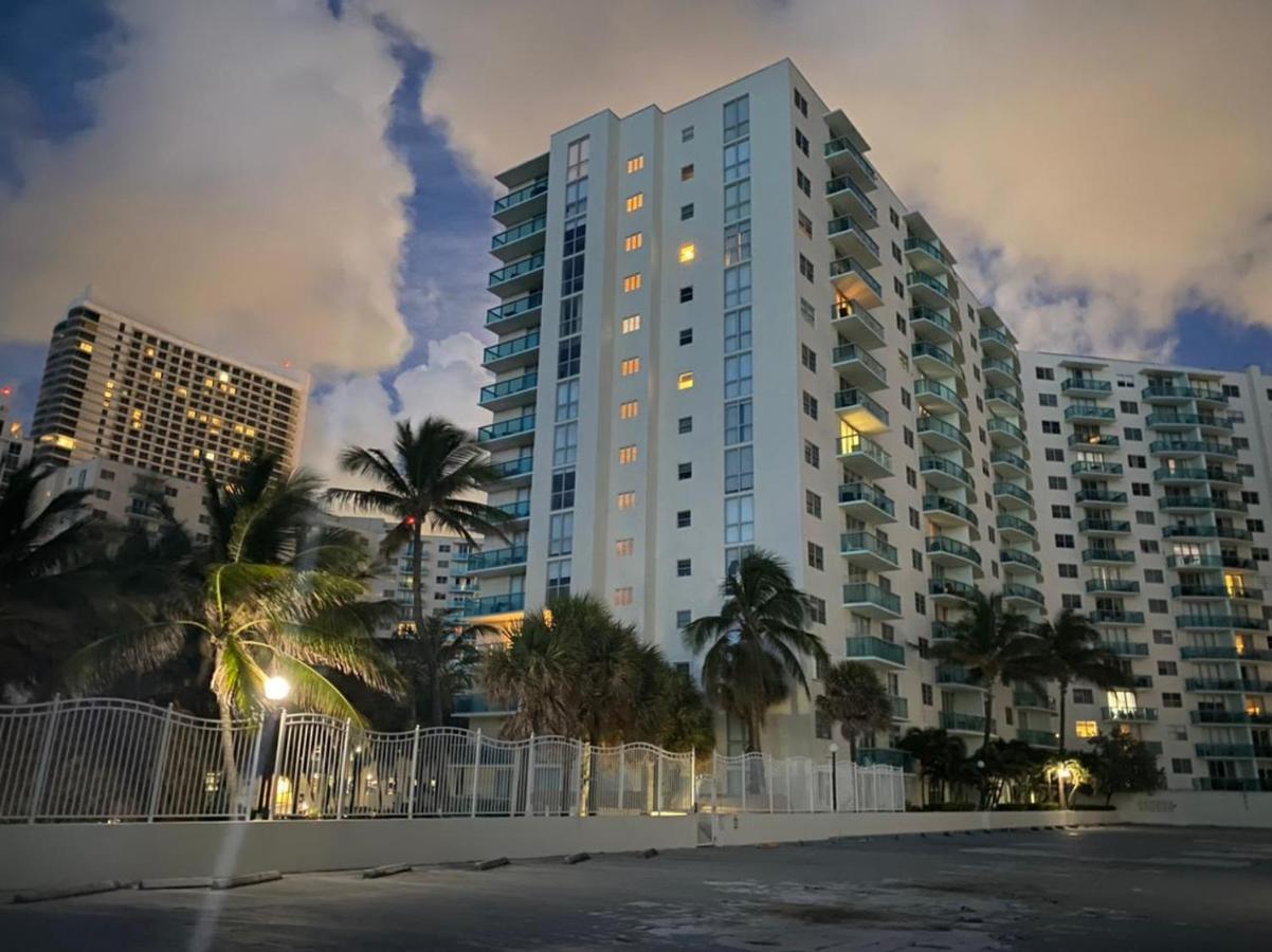 The Tides 1 Bedroom 10 Floor We Are On The Beach! Apartment *