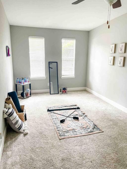Prime Location - 15 Mins From Downtown + Airport! Pensacola