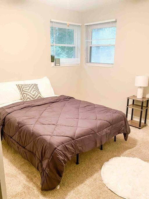 Prime Location - 15 Mins From Downtown + Airport! * Pensacola