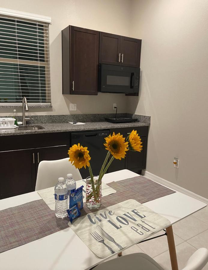 Brand New Charming House With Swimming Pool Apartment Sun City Center