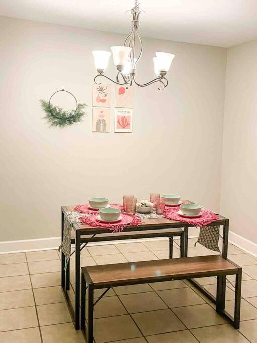Prime Location - 15 Mins From Downtown + Airport! * Pensacola