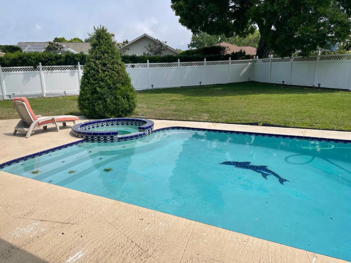 Holiday home Walk To Indian Rocks Exclusive Use Of Hot Tub, Pool, Bbq,with Privacy