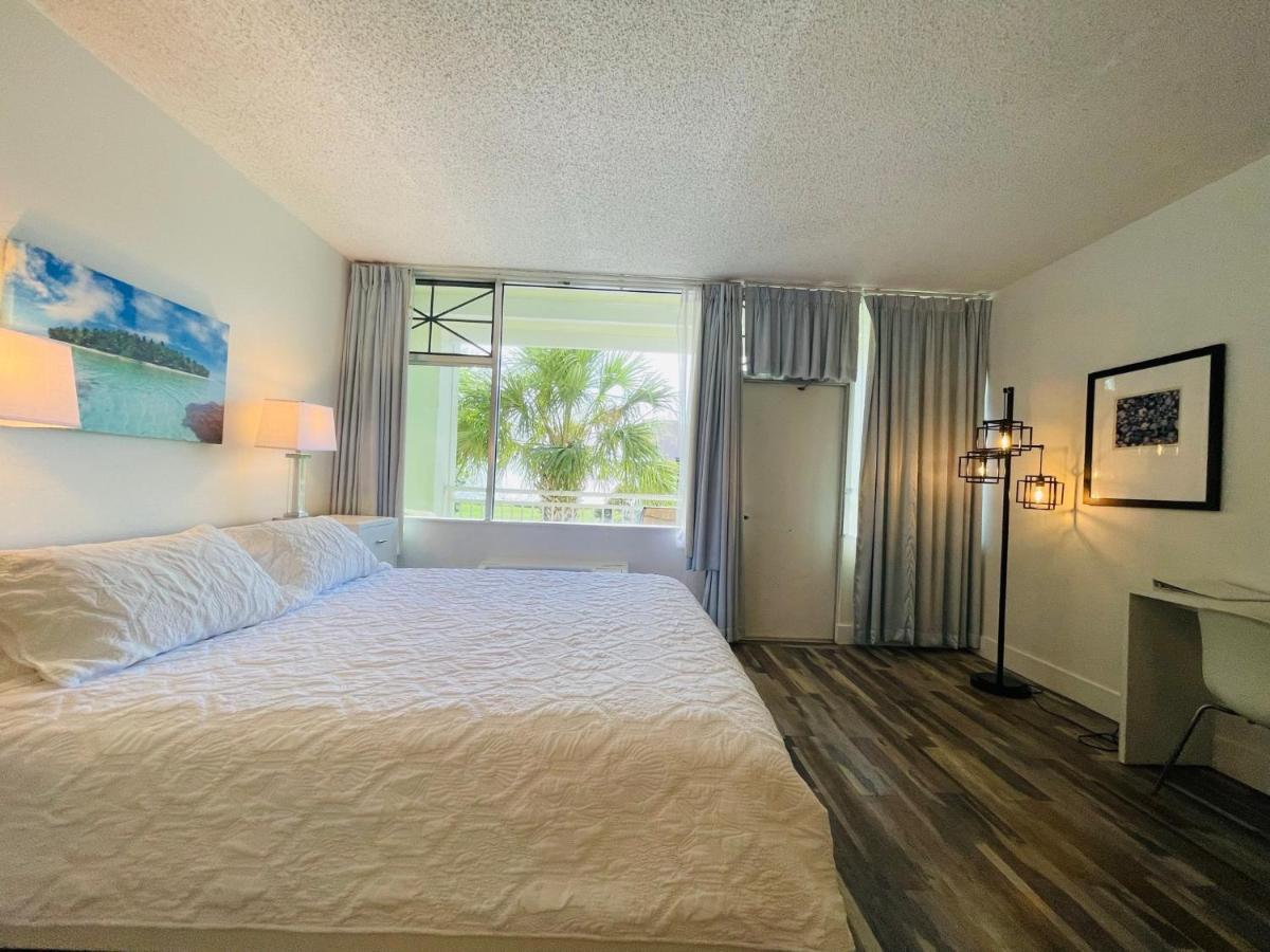 Tampa Bay, Step Away, Wifi, Free Parking,pools, Jacuzzi Aparthotel