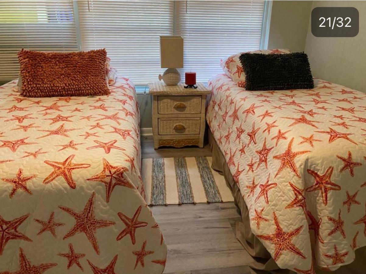 Option1 3 Bedroom House Only Option2 Studio Cottage Only Option3 House Plus Cottage Fenced Backyard Private Patio Areas Grill Firepit Plenty Parking! Quick Access 10 Min To Beach Airport Delray West Palm Resort