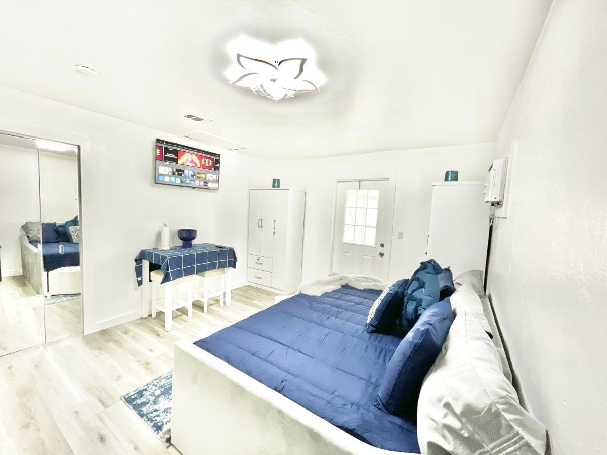Apartment Adorable In Downtown Near Beach! *