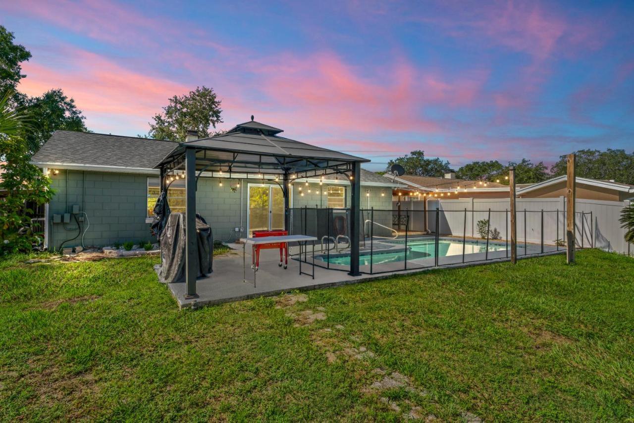 Holiday home Charming 3 Bed/ba W/pool And View!