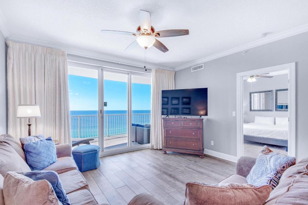 Twin Palms 1701