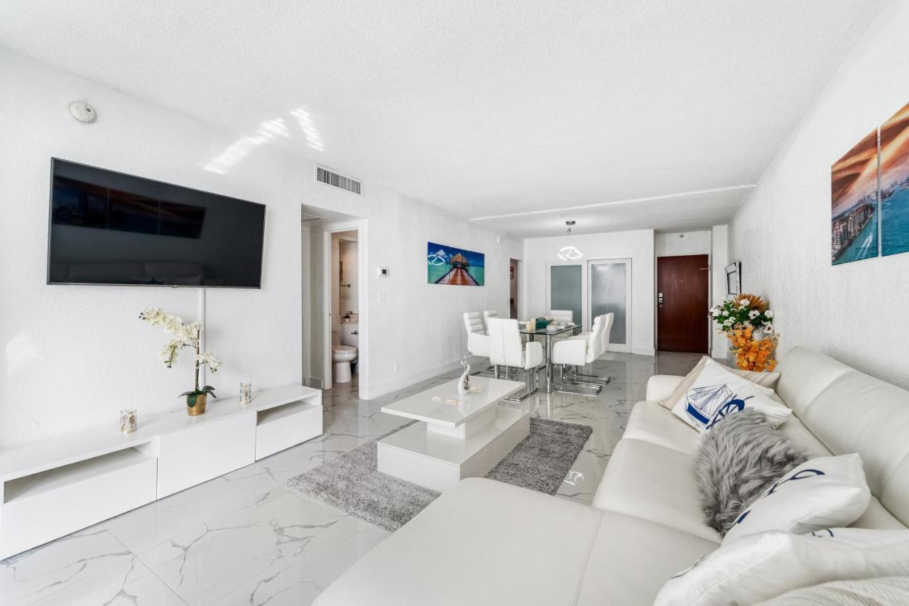 New Ocean View Condo, Direct Access, Pool & Amenities At * Hollywood