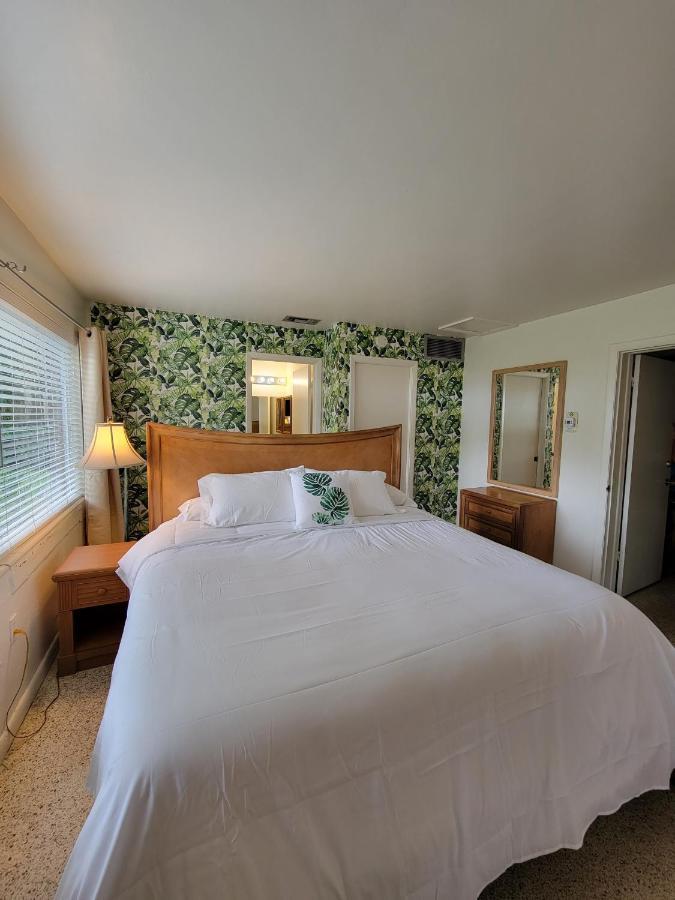 Tropical Marina & On Beresford Resort DeLand