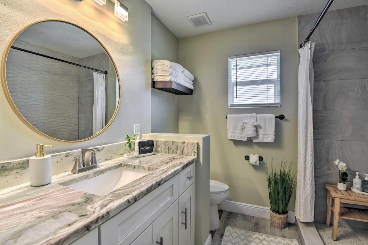 Cozy Retreat - 3 Blocks To The Coast! Apartment Sarasota
