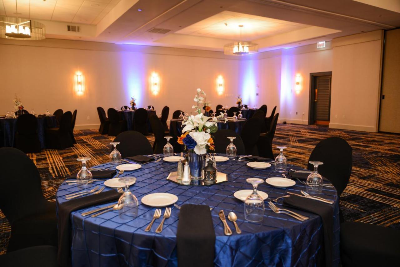 Hotel Crowne Plaza Airport By Ihg 4*