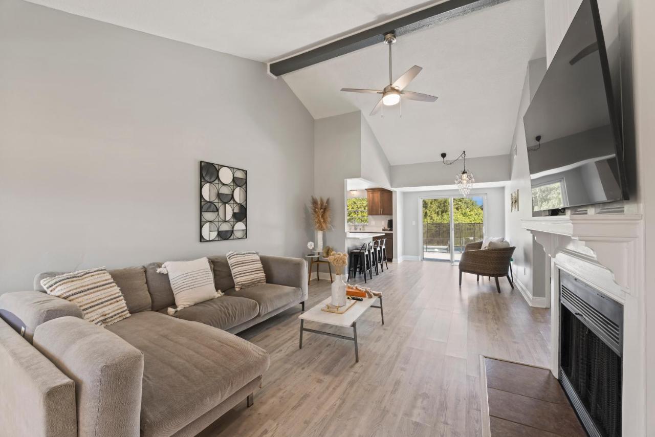 Charming 3 Bed/ba W/pool And View! Holiday home