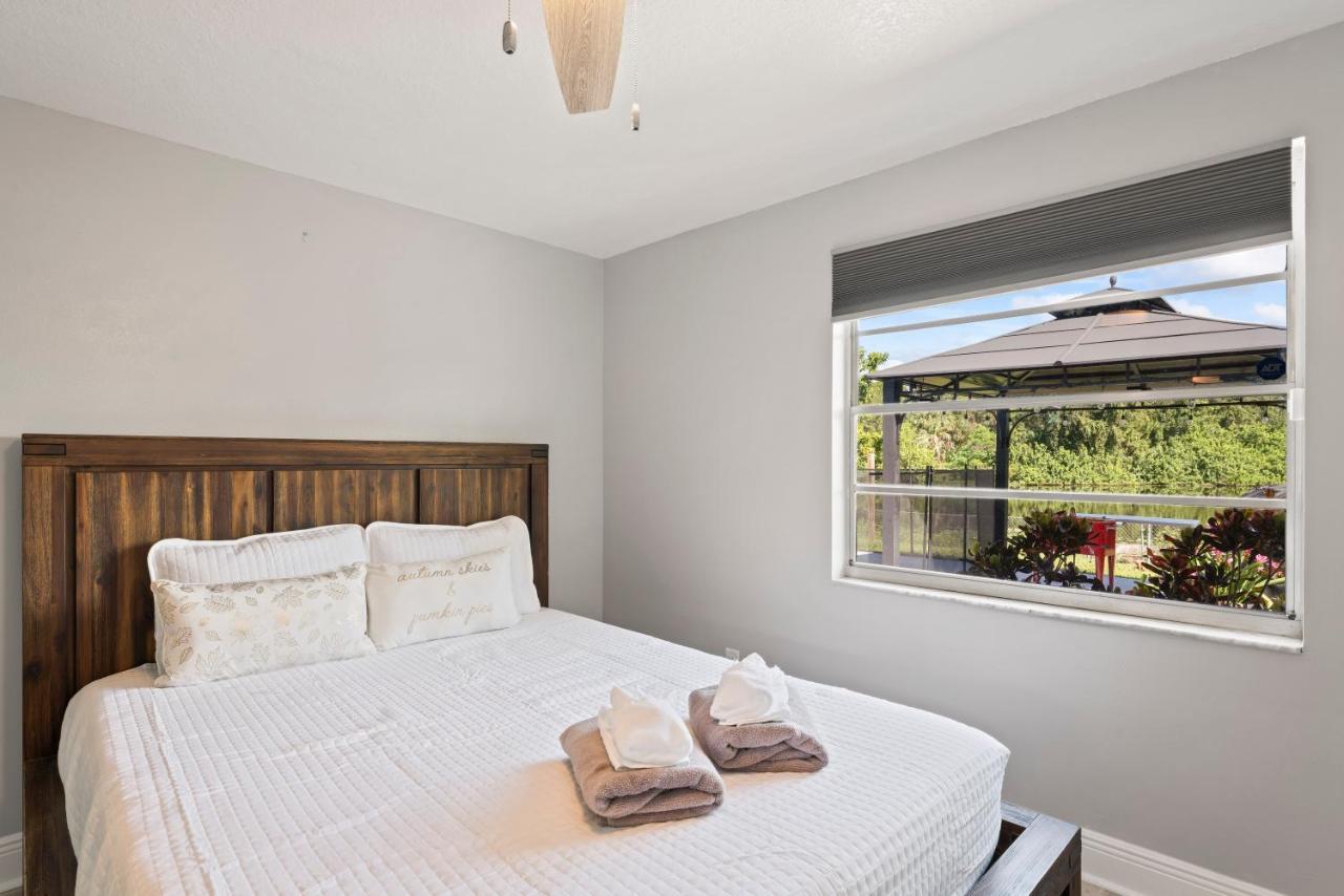 Holiday home Charming 3 Bed/ba W/pool And View! *