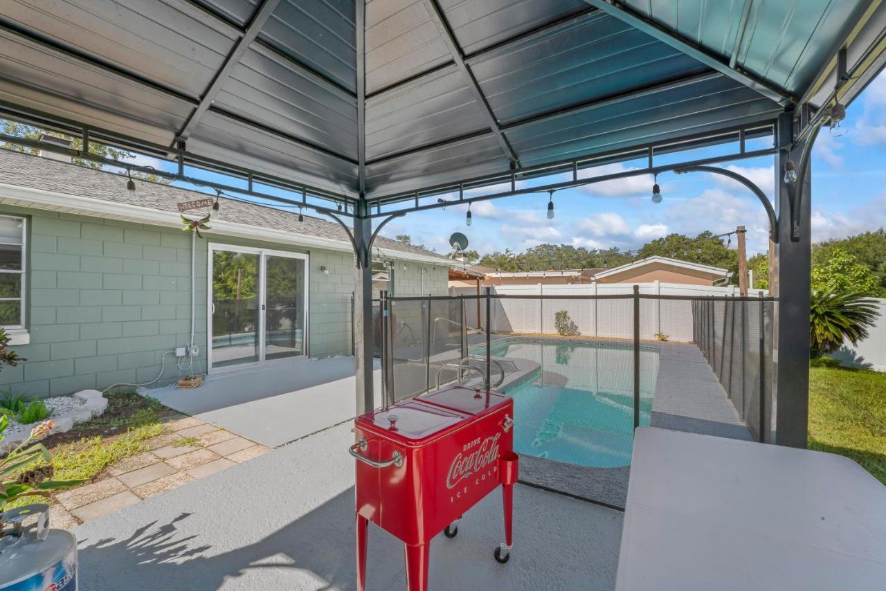 Charming 3 Bed/ba W/pool And View! * Tampa