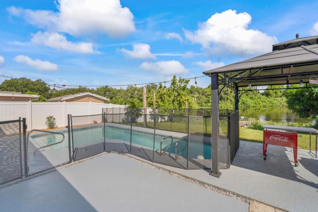 Holiday home Charming 3 Bed/ba W/pool And View! Tampa